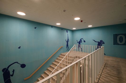 Treppenhaus zum Untergeschoss - Grundschule 