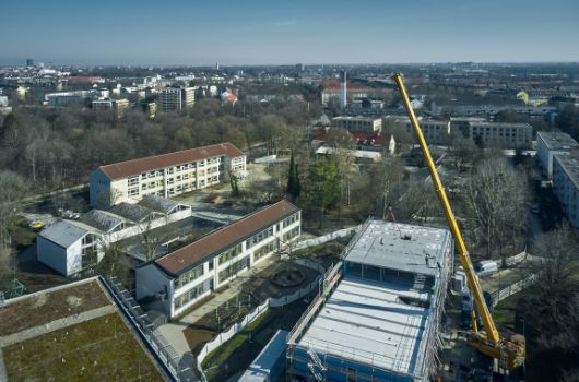 Vogelperspektive von Südwesten: Der neue Standort am Weißensee Campus