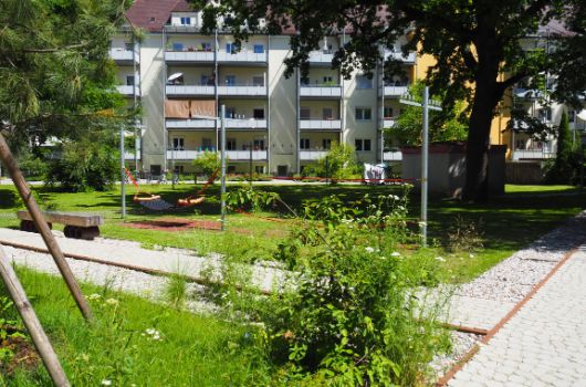 Kinderfreundliches Wohnumfeld: 1. Preis: Fehwiesenstraße 102 bis 102 c