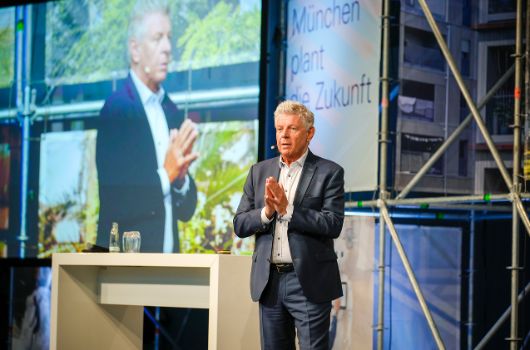 Dieter Reiter, Oberbürgermeister der Landeshauptstadt München, eröffnet die Konferenz