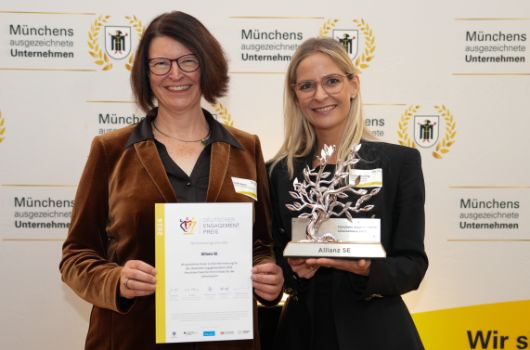 Preisträgerinnen Ulrike Zeiler + Saskia Vierling (Vorstand | Allianz SE)