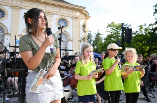 Die Kinderreporterinnen von pomki.de, dem Kinderportal der Landeshauptstadt München, haben die Veranstaltung moderiert.