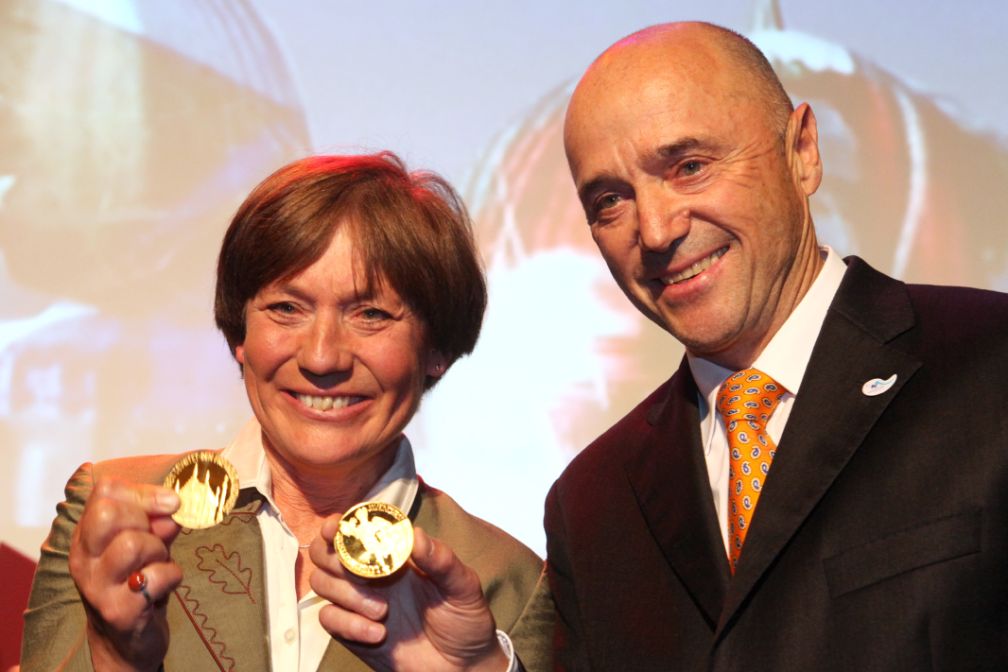 Rosi Mittermaier und Christian Neureuther 2010 bei der Verleihung der Medaille „München leuchtet“ in Gold  für ihre Unterstützung der Münchner Bewerbung um die Olympischen Winterspiele 