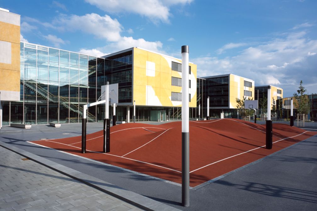 Basketballfeld des Beruflichen Schulzentrums in der Riesstraße
