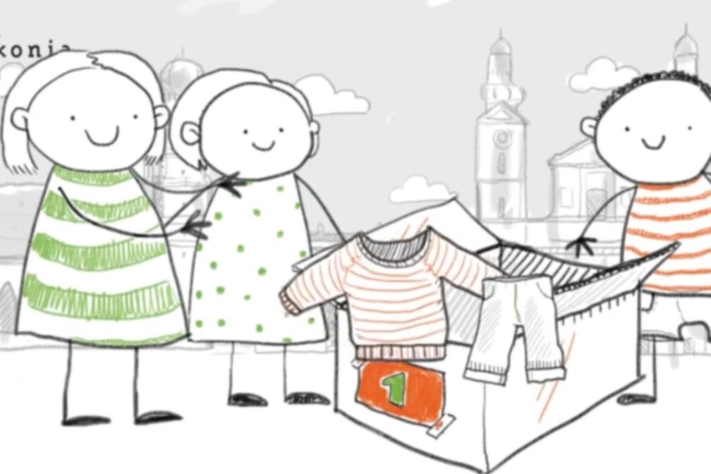 Motiv aus dem Erklärvideo: diakonia Kleiderspenden - so funktioniertsDrei Strichmännchen packen Kleidung in eine Kiste