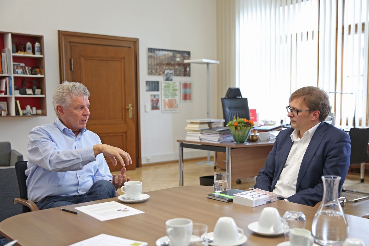 OB Dieter Reiter im Gespräch mit Dr. Wilts (Institut für Klima, Umwelt, Energie; Wuppertal) | Foto: Presseamt / Michael Nagy