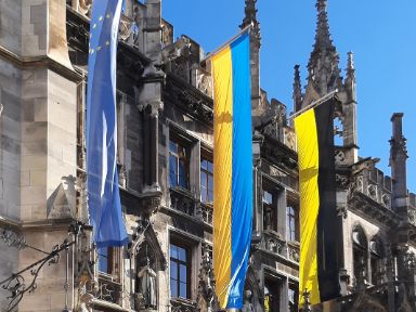 Rathaus München - Zeichen der Solidarität mit der Ukraine und Kiew
