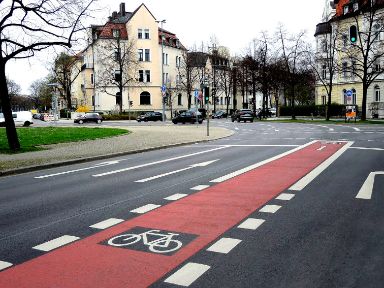 Fahrradstreifen in der Herzog-Heinrich-Straße