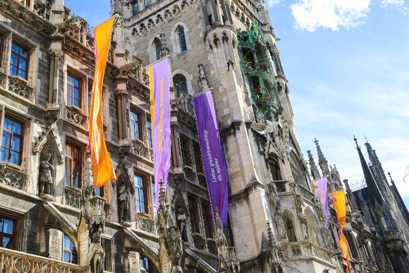Flaggen am Rathaus / © Presseamt, Nagy