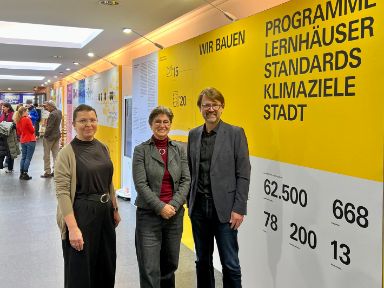 Startpunkt der Ausstellung - Wir bauen Bildung -