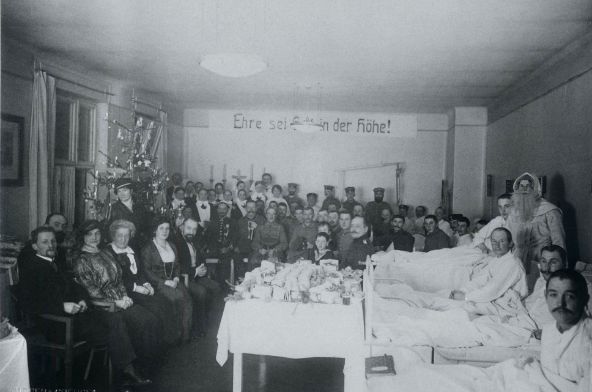 Weihnachtsfeier für verwundete Soldaten, ca. 1916.