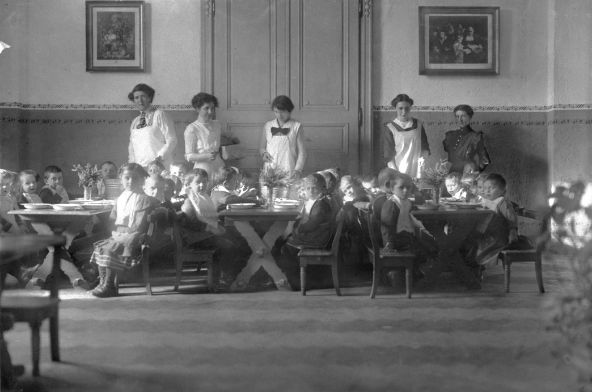 Hort für Kinder von Kriegsteilnehmern, 1914.