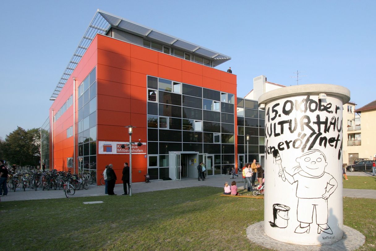 Das Foto zeigt das Kulturhaus Milbertshofen