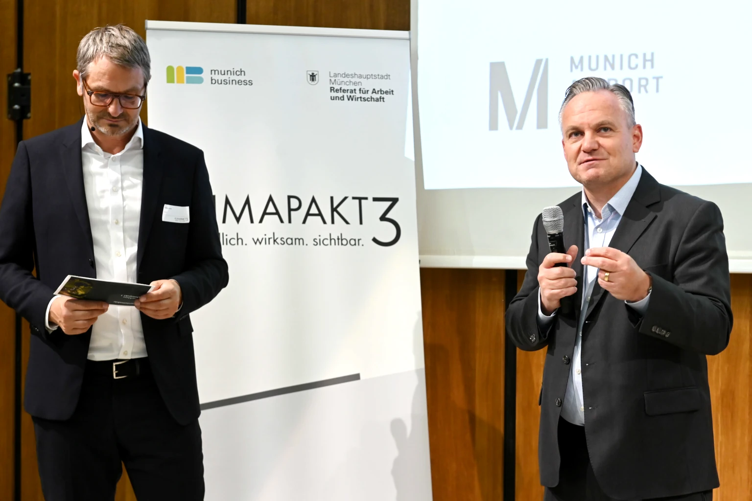Wirtschaftsreferent Dr. Scharpf mit Moderator J.-M. Krebs, Sustainable