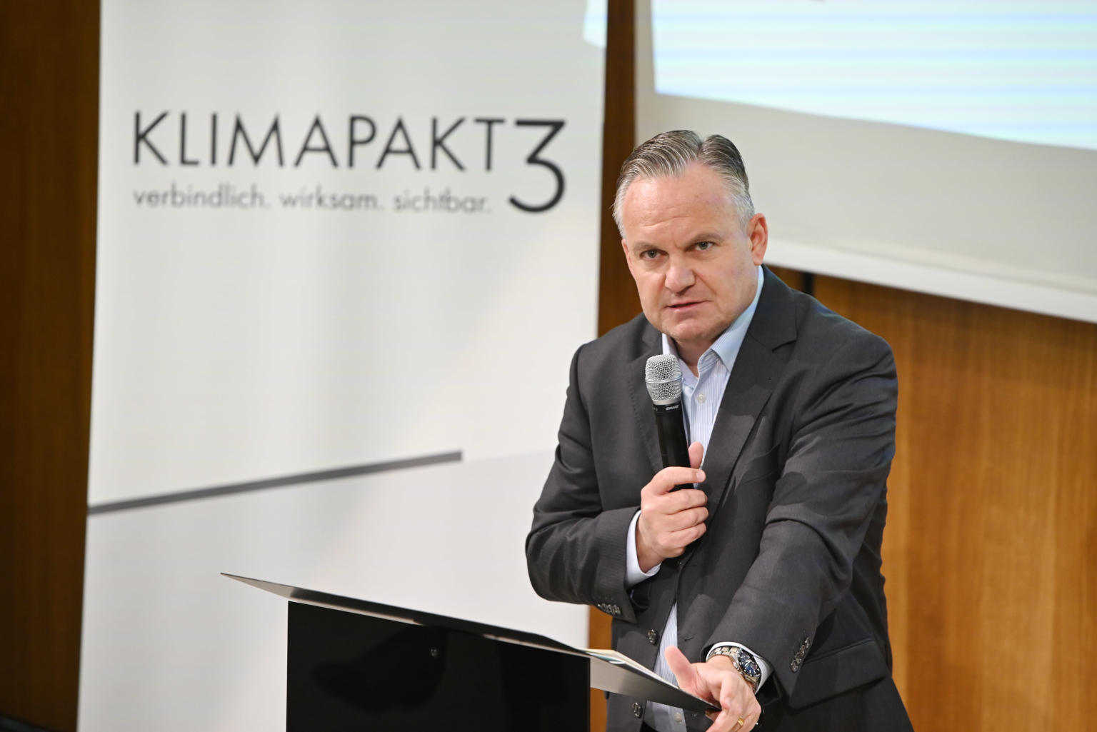 Wirtschaftsreferent Scharpf bei Ansprache