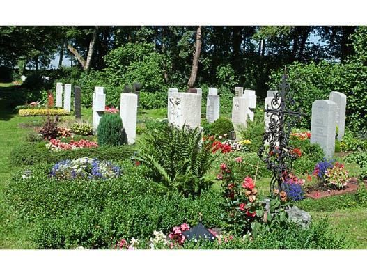 Gräber im Friedhof Lochhausen
